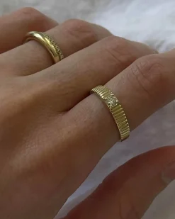 Mini Solis Ribbed Ii Ring